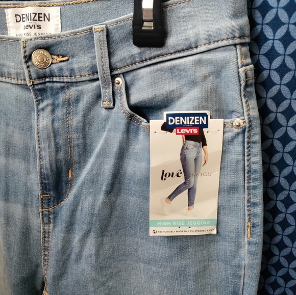 Denizen by Levi's - Juniors light blue, high-rise denim jeans. NWT. Size - 7M - Picture 4 of 10